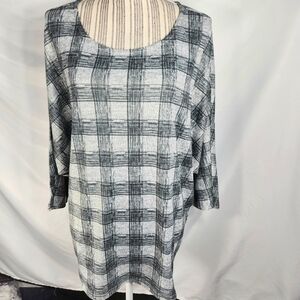 Louise Paris NWOT Grey & Black Plaid 3/4 Dolman Sleeve Top Plus Size 3X